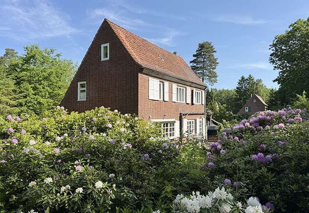 Immobilie in Faßberg - ROTSTEINHAUS MIT STAFFELGAUBEN - Bild 1