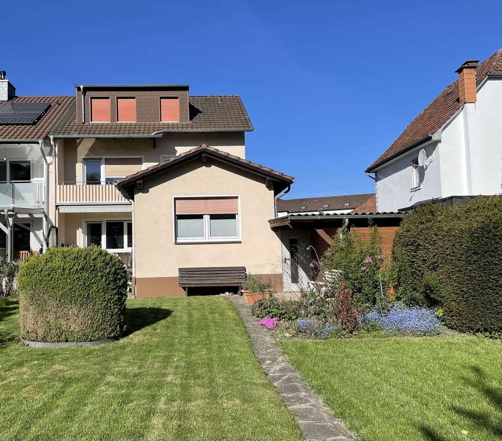Immobilie in Lügde - Zweifamilienhaus mit flexiblen Nutzungsmöglichkeiten in Lügde - Bild 0