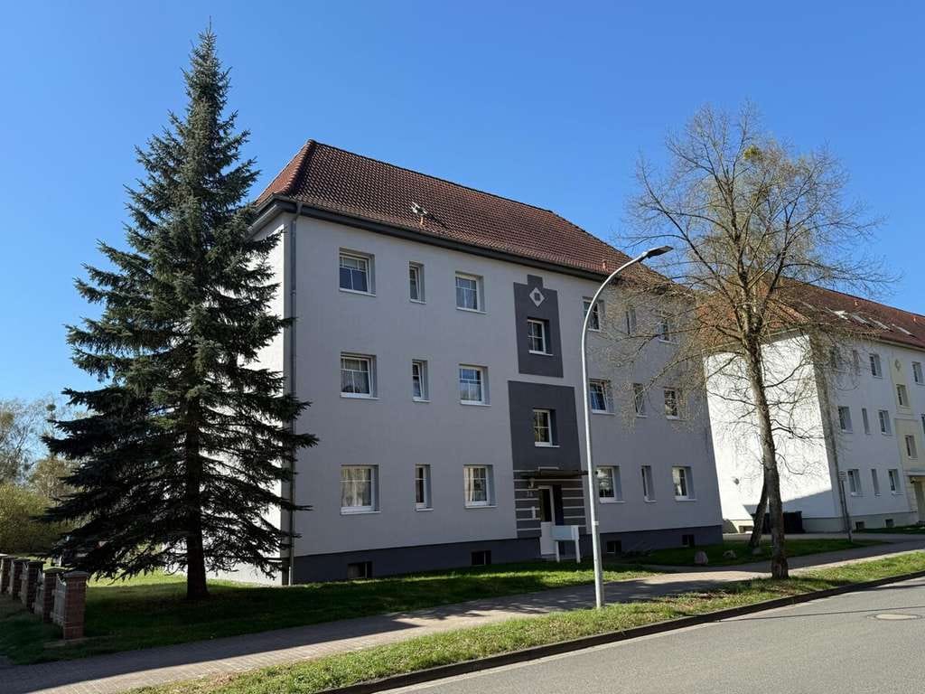 Immobilie in Neustrelitz - HORN IMMOBILIEN++ Neustrelitz, Mehrfamilienhaus mit 6 WE, Balkone, Stellplätze und Keller -vermietet - Bild 4