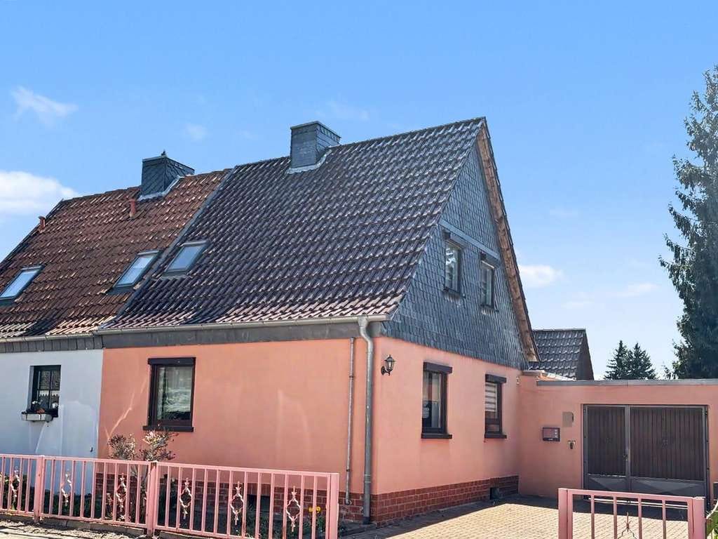 Immobilie in Salzatal - Ruhig gelegene Doppelhaushälfte mit Garten und Garage – Ihr neues Zuhause in Lieskau - Bild 0