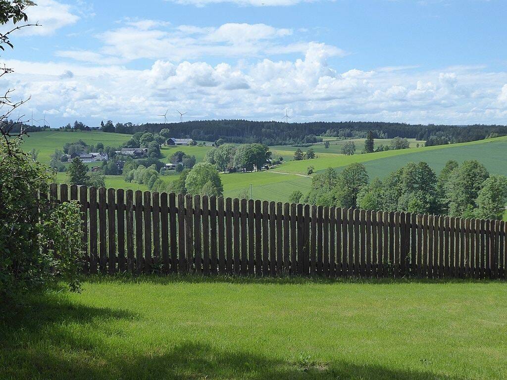 Immobilie in Leupoldsgrün - Wohnen auf einer Ebene - Am Ortsrand - Mit Fernsicht - Bild 0