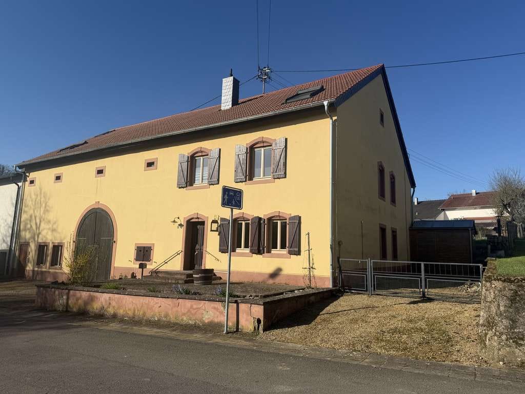 Immobilie in Rehlingen-Siersburg - Lothringer BAUERNHAUS mit Einliegerwohnung in 66780 OBERESCH top Restauriert/Renoviert ELW Niedrige - Bild 1