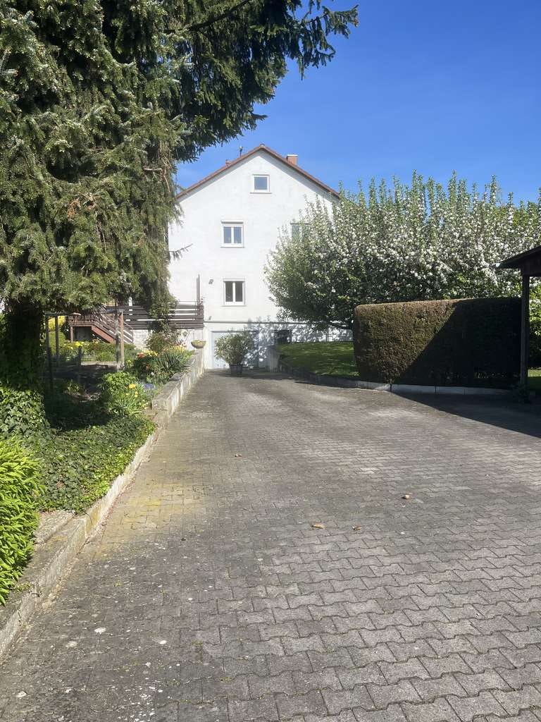 Immobilie in Elchingen - 2 Familienhaus mit viel Platz für Hobby oder Beruf - Bild 0