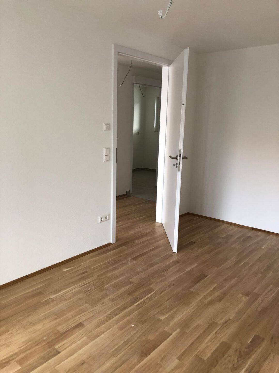 Immobilie in Jettingen - Attraktive 2 Zimmer Eigentumswohnung mit Balkon in Oberjettingen – Wohnen mit Komfort – zentral und barrierefrei - Bild 3