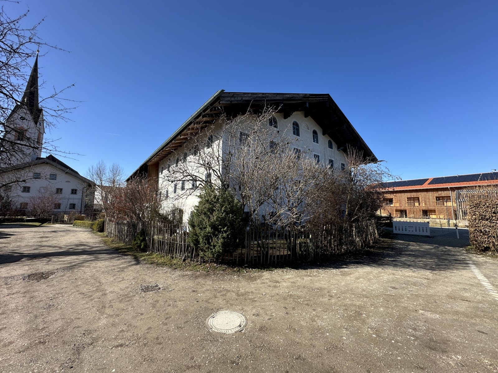Immobilie in Amerang - Traumwohnung mit Kachelofen, eigenem Garten und Garage in ruhiger dennoch zentraler Wohnlage - Bild 4