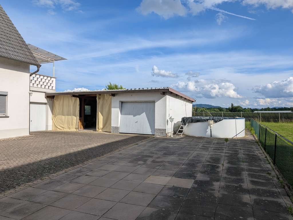 Immobilie in Willstätt - Wohnhaus mit Anbau in Willstätt-Sand - Bild 1