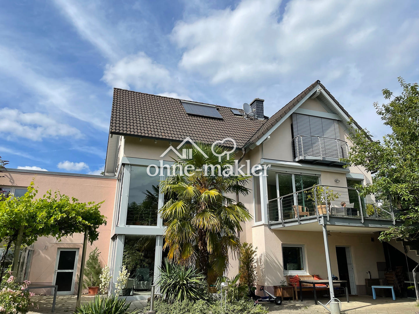 Immobilie in Dattenberg - Architektenhaus mit großer Gartenanlage - Bild 1