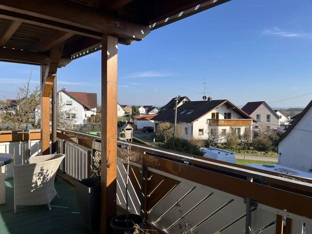 Immobilie in Rottenburg am Neckar - 5-Zimmer-Traumwohnung in Baisingen: 170 qm, 2 Bäder, Schwedenofen, Aussicht - Bild 1