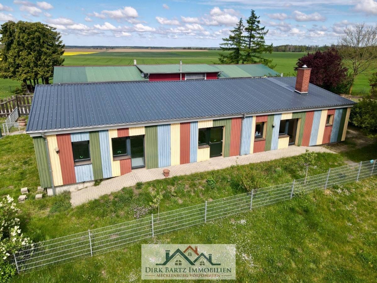 Immobilie in Borrentin - Immobilienprojekt mit Zukunft: Umbau zu Wohnraum möglich - Bild 0
