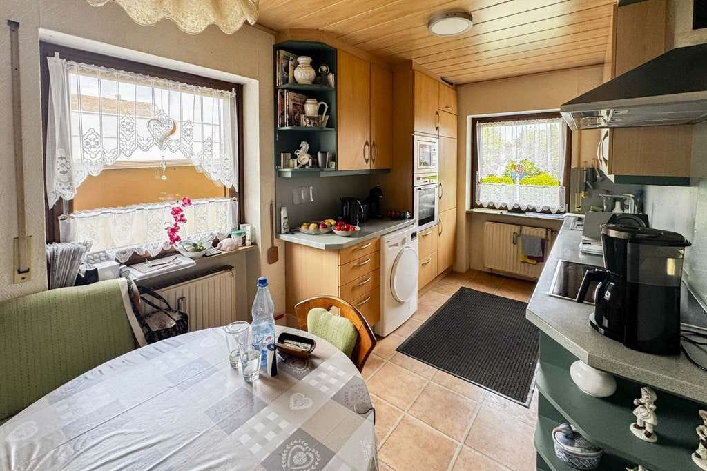 Immobilie in Altdorf bei Nürnberg - Mehrfamilienhaus mit drei vermieteten Einheiten – Solide Kapitalanlage mit Entwicklungspotenzial - Bild 3