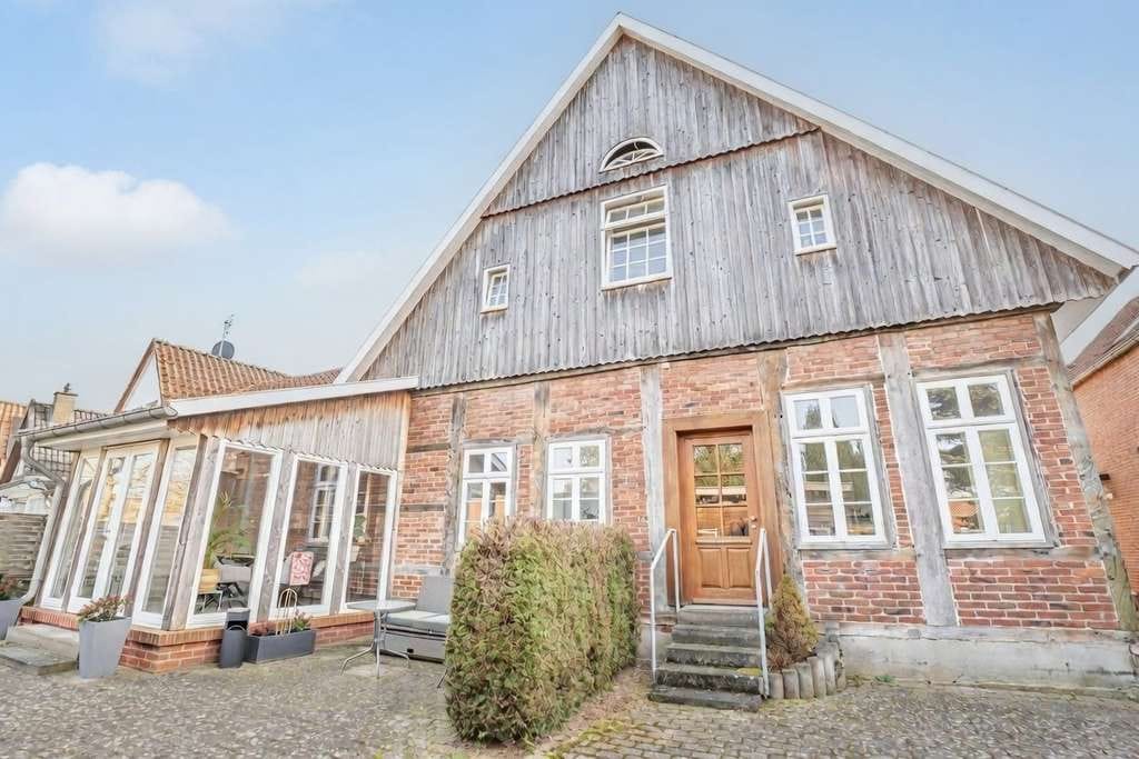Immobilie in Quakenbrück - Fachwerk trifft Moderne: Mehrparteienhaus zur Vermietung oder Eigennutzung - Bild 0