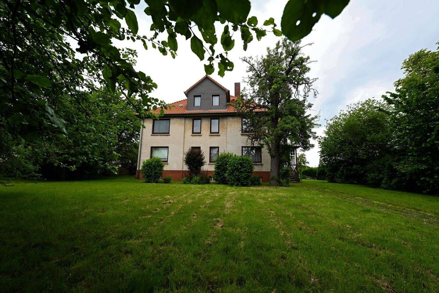 Immobilie in Ilsede - Villa freistehend / großes Grundstück / auch als Mehrfamilienhaus sehr gut nutzbar - Bild 0