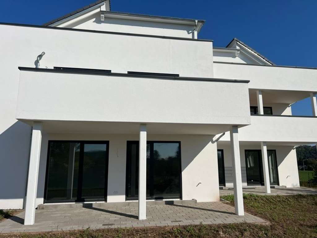 Immobilie in Großwallstadt - Schöne geräumige Wohnung mit eigenem Gartenanteil - Bild 1