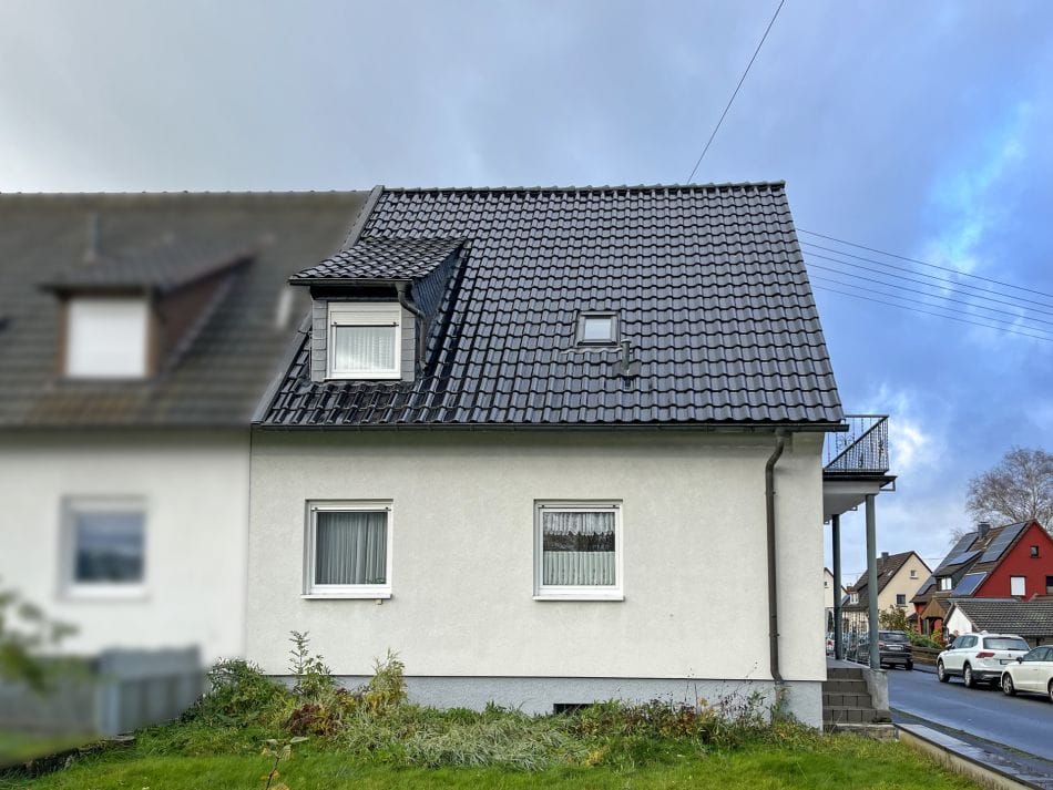 Immobilie in Hamm (Sieg) - Renovierungsbedürftige Doppelhaushälfte mit Garage auf einem Erbpachtgrundstück in Hamm/Sieg! - Bild 2