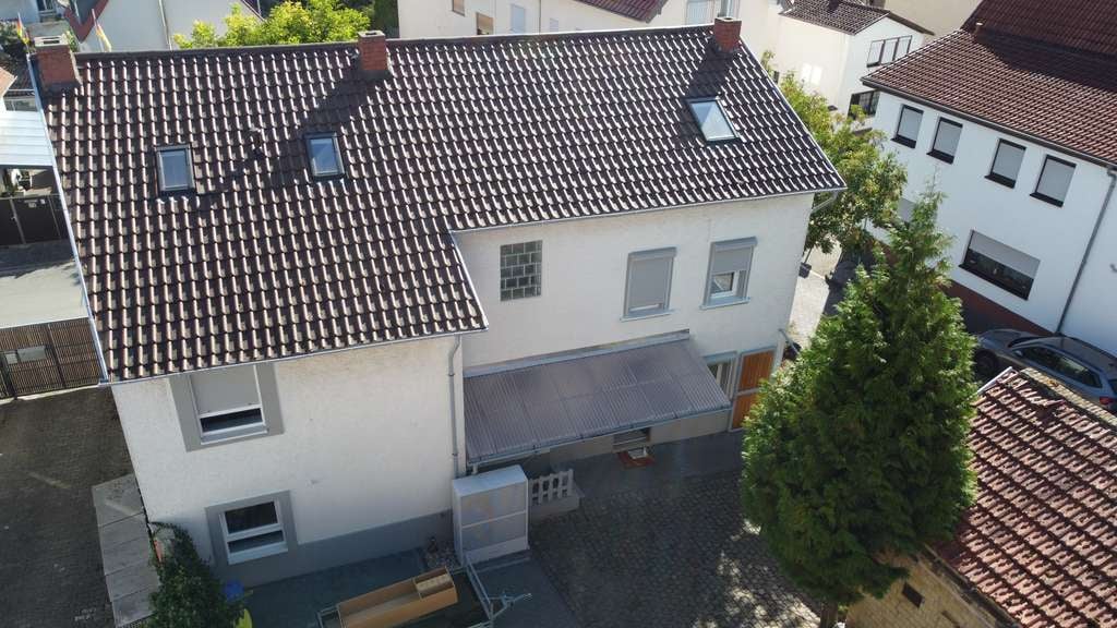 Immobilie in Wörrstadt - Zweifamilienhaus mit Innenhof und Scheune, von Grund auf saniert - Bild 3