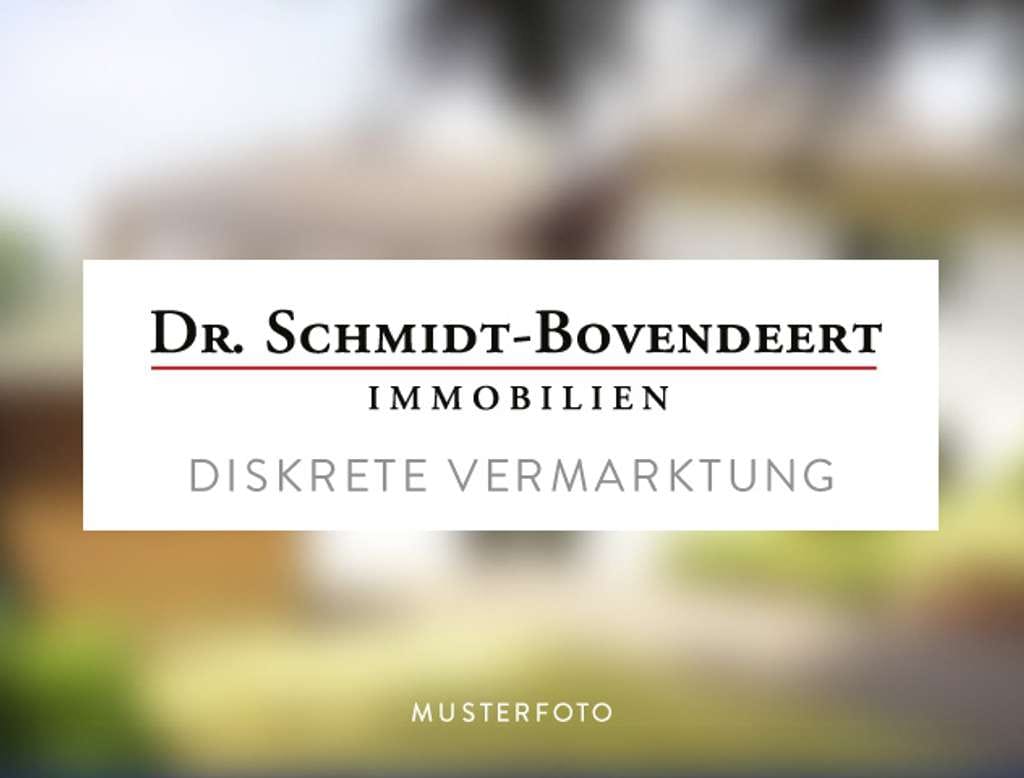 Immobilie in Daaden - Absolut gepflegtes Einfamilienhaus mit Wintergarten, Einliegerwohnung, Garagenhaus und tollem Grunds - Bild 0