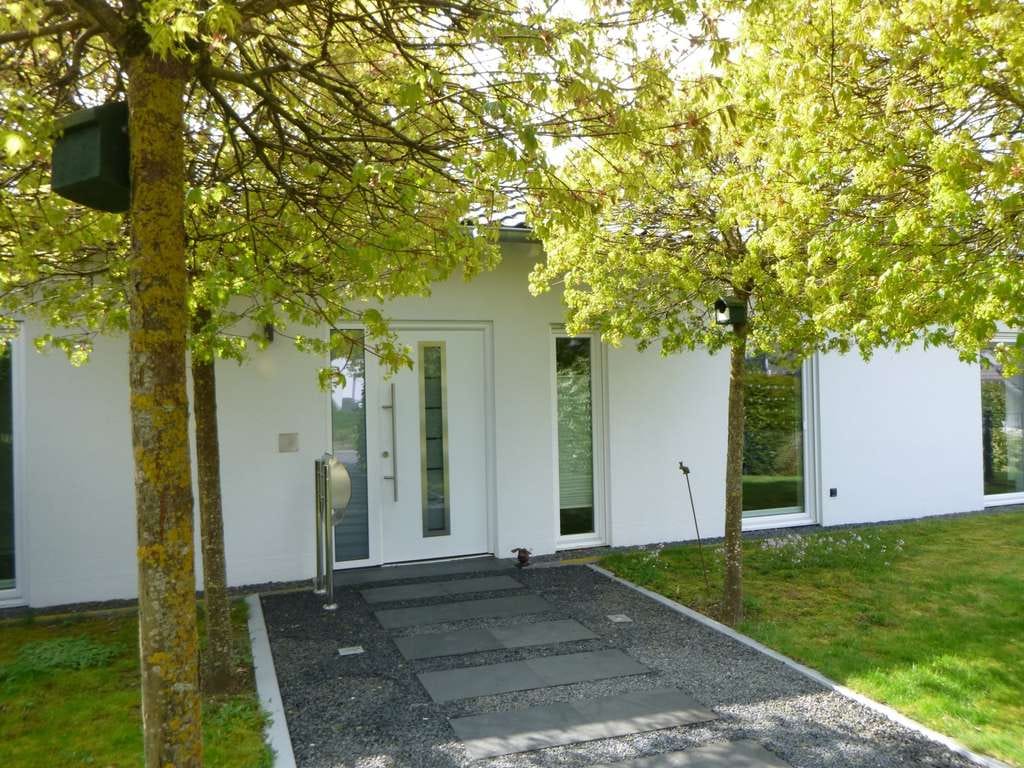 Immobilie in Neuerkirch - Traumhafter, barrierefreier Bungalow mit Pool in herrlicher Ortsrandlage von Neuerkirch - Bild 3