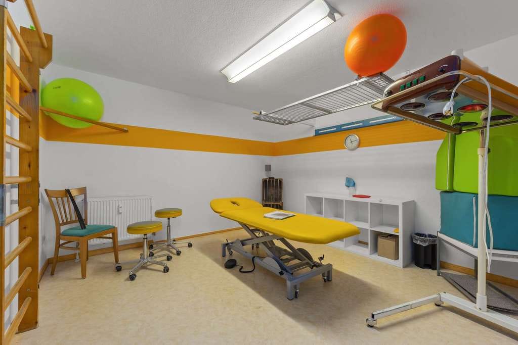 Immobilie in Birstein - Außergewöhnliches Wohn- und Gewerbehaus in ruhiger Lage - Bild 3
