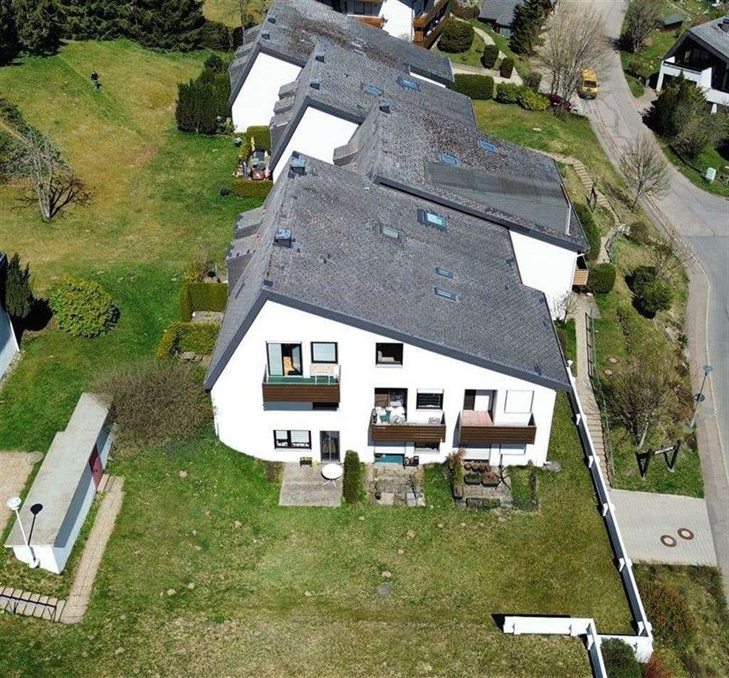 Immobilie in Schönwald im Schwarzwald - Charmante Dachgeschosswohnung mit Weitblick – Ihr neues Zuhause oder Investment in Schönwald - Bild 1
