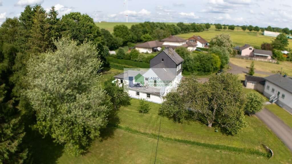 Immobilie in Laubach - Ruhige Randlage: Großes Haus mit weitläufigem, eingefriedetem Grundstück - Bild 3