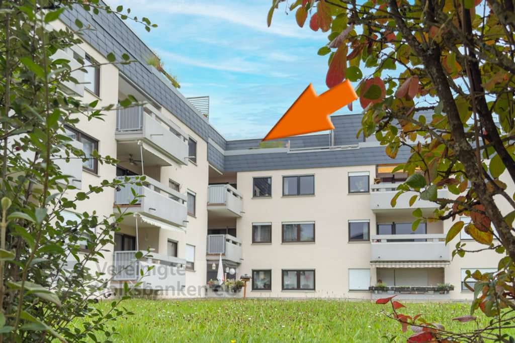 Immobilie in Waldenbuch - Helle Dachgeschoss-Wohnung mit großzügiger Dachterrasse und Fernblick in Waldenbuch - Bild 1