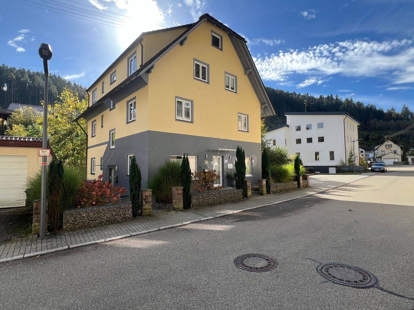 Immobilie in Lauterbach - Provisionsfrei: Mehrfamilienhaus mit vielseitigen Nutzungsmöglichkeiten! - Bild 1