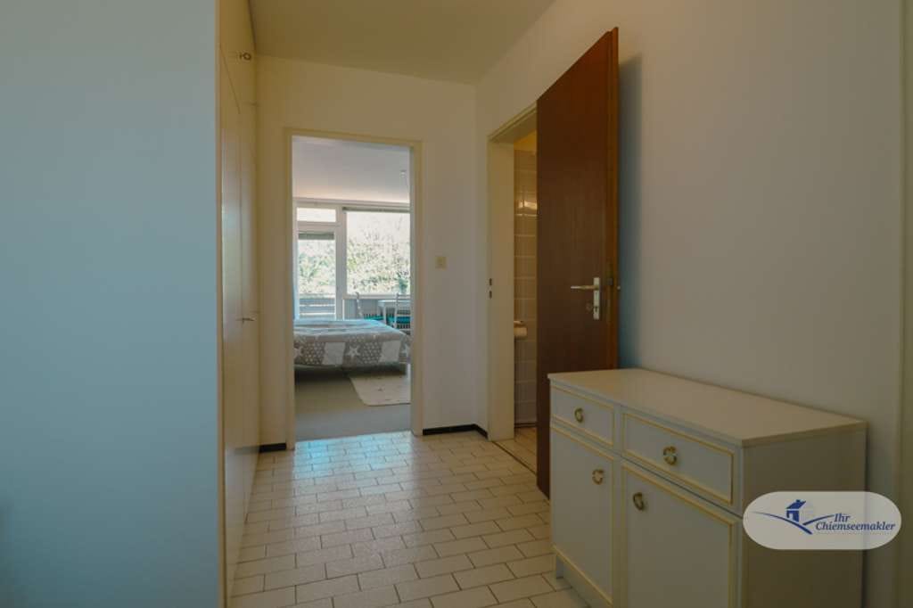 Immobilie in Chiemsee - Wohnen am Chiemsee – Gepflegtes Appartement mit sonnigem Balkon - Bild 1