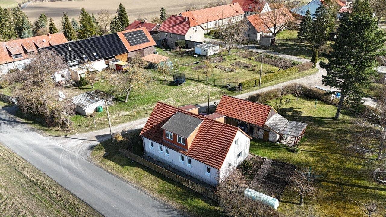 Immobilie in Bad Berka - Eine liebevoll gepflegte Immobilie für die Erfüllung der eigenen Träume von Landleben und Gartenbau - Bild 4