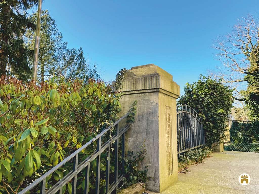 Immobilie in Oldenburg in Holstein - Unternehmer-Villa auf parkähnlichem Grundstück. 1.100 m vom Marktplatz entfernt - Bild 0