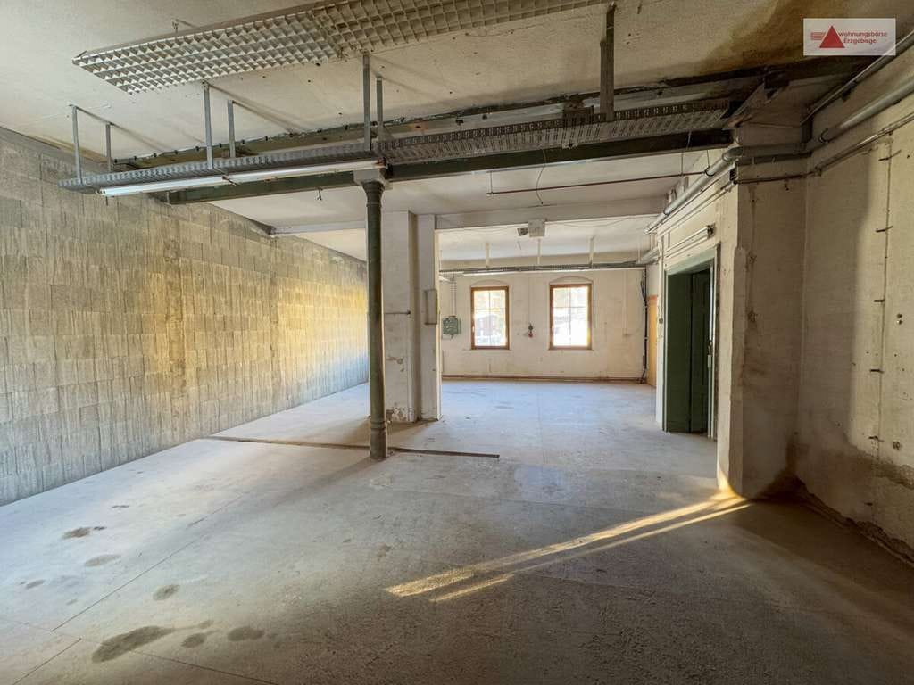 Immobilie in Grünhain-Beierfeld - Denkmalgeschütztes Liebhaberstück! - Mehrfamilienhaus mit Potenzial in Beierfeld - Bild 3