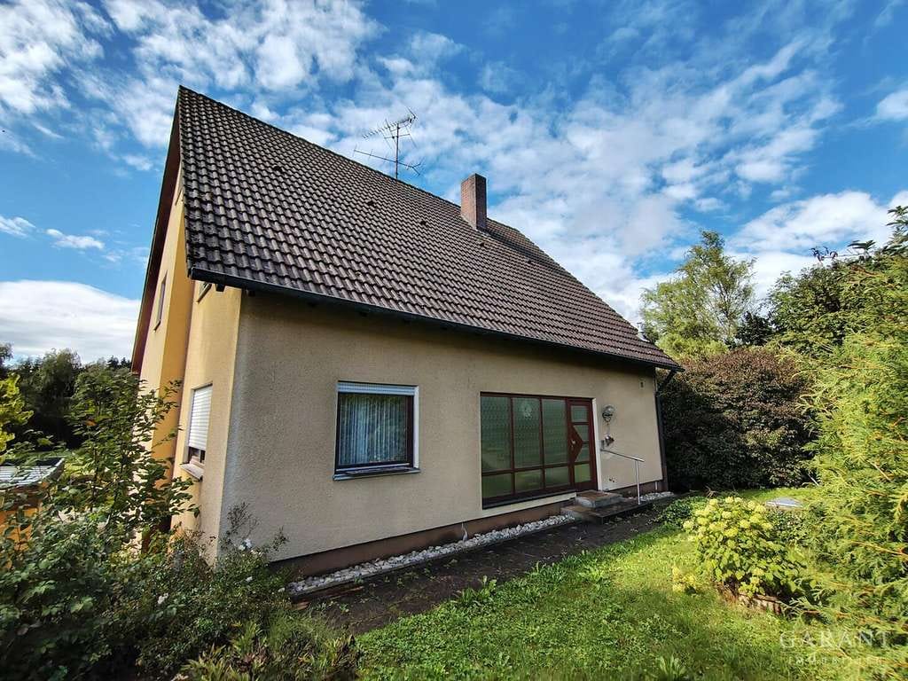 Immobilie in Simmelsdorf - Großzügiges Einfamilienhaus mit über 230 qm Wohnfläche und herrlichem Garten in Simmelsdorf - Bild 0