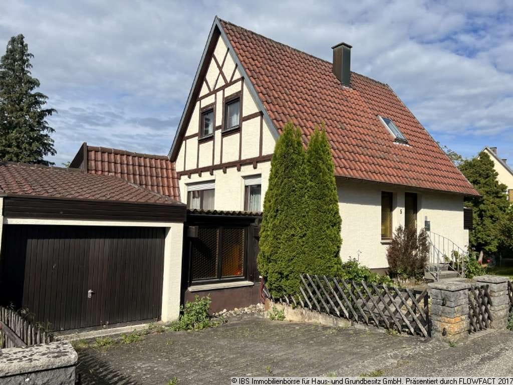 Immobilie in Blaufelden - RUHIG UND ZENTRAL: Gemütliches Einfamilienhaus mit Garten und Garage - Bild 0