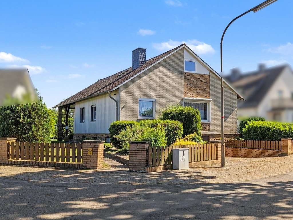 Immobilie in Vordorf - Vordorf: Großzügiges Einfamilienhaus mit Garage, Vollunterkellerung und Zukunftspotenzial - Bild 0