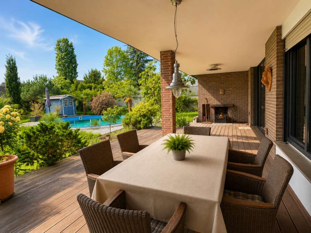 Immobilie in Limburgerhof - Mediterrane Eleganz am Waldrand!
Großzügiges Wohnen + vielseitige Nutzung - Bild 2