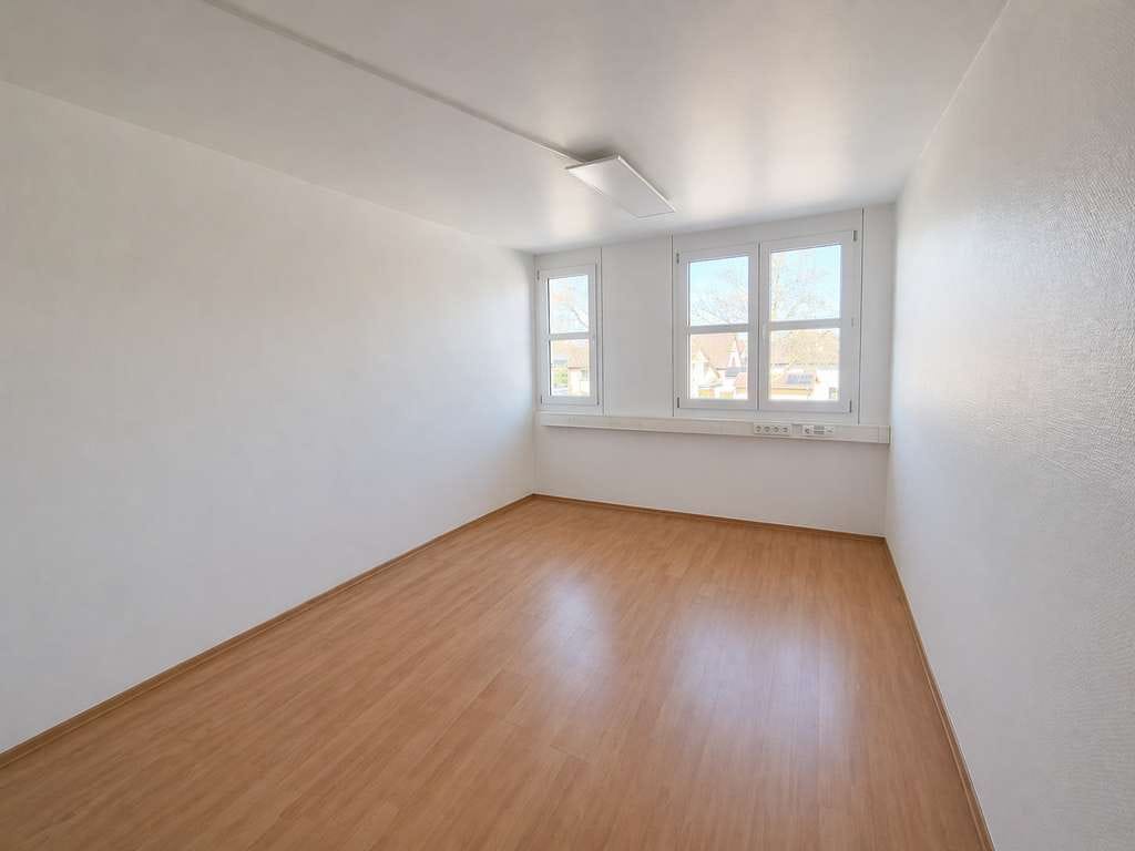 Immobilie in Einhausen - Viel Raum für Ihre Ideen: Helle 7-Zimmer-Maisonette mit zwei Eingängen - Bild 2