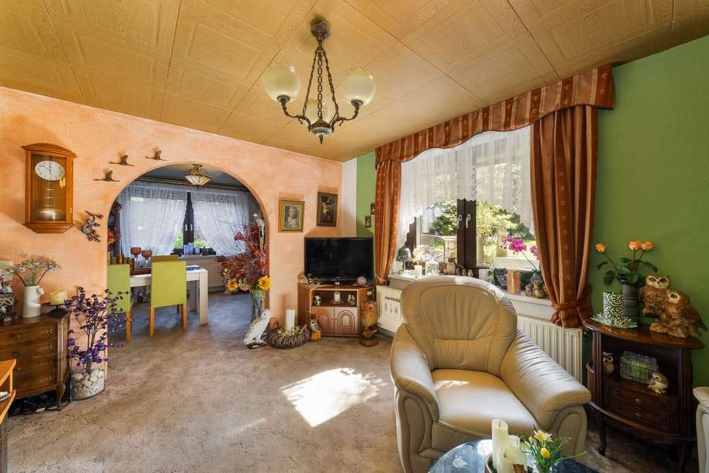 Immobilie in Fredersdorf-Vogelsdorf - Einfamilienhaus in Fredersdorf - Mit Wintergarten, Einbauküche, Pool, Garten, opt. Einliegerwohnung - Bild 4