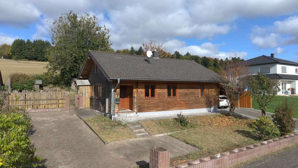 Immobilie in Brücken - Gemütliches Holzhaus mit Garten – ideal als Ferienhaus oder fester Wohnsitz in Brücken - Bild 0