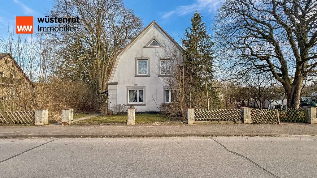 Immobilie in Stolpe - Charmantes Einfamilienhaus mit Mansardendach und großem Garten - Bild 0