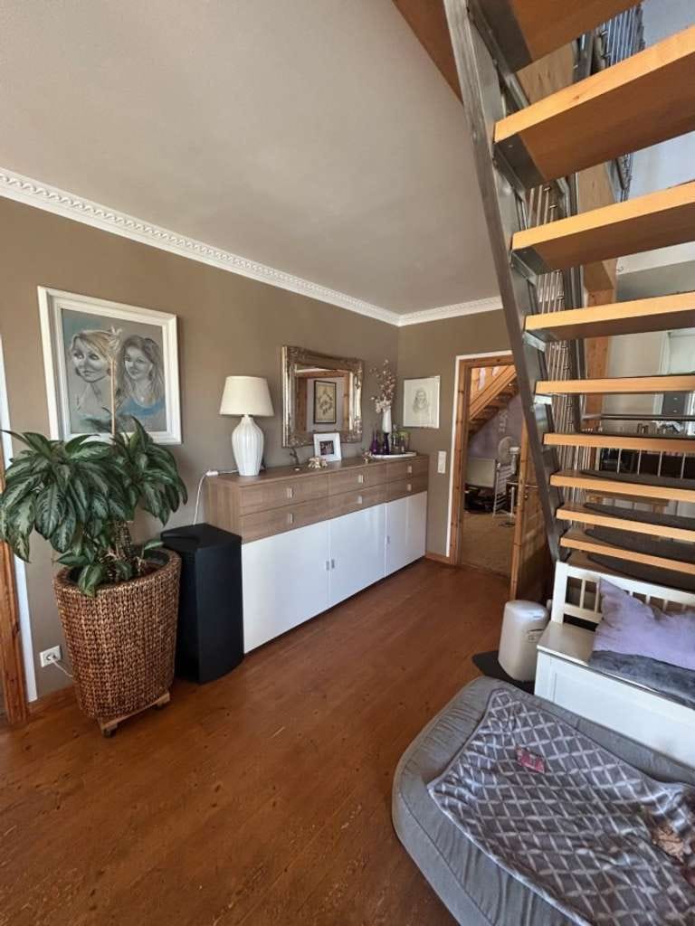 Immobilie in Monheim am Rhein - Zweifamilienhaus mit Potential - Wohnen und Arbeiten auf 322 m² Fläche - Bild 3