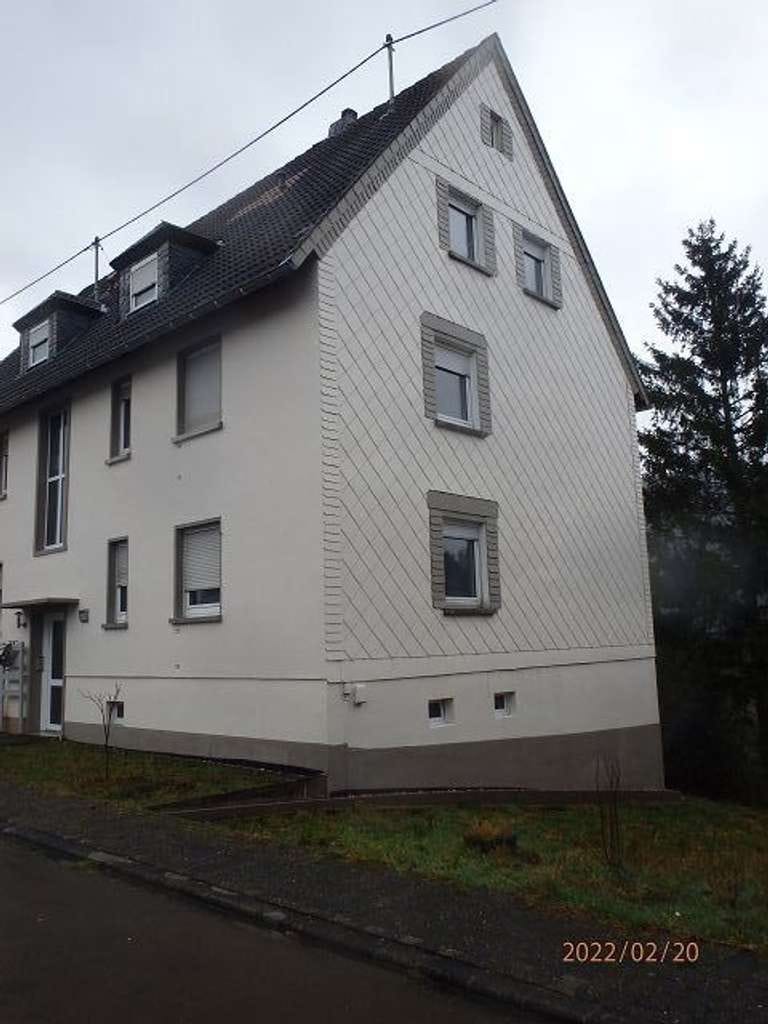 Immobilie in Sonnenberg-Winnenberg - Ruhig gelegenes Zweifamilienhaus - Bild 2