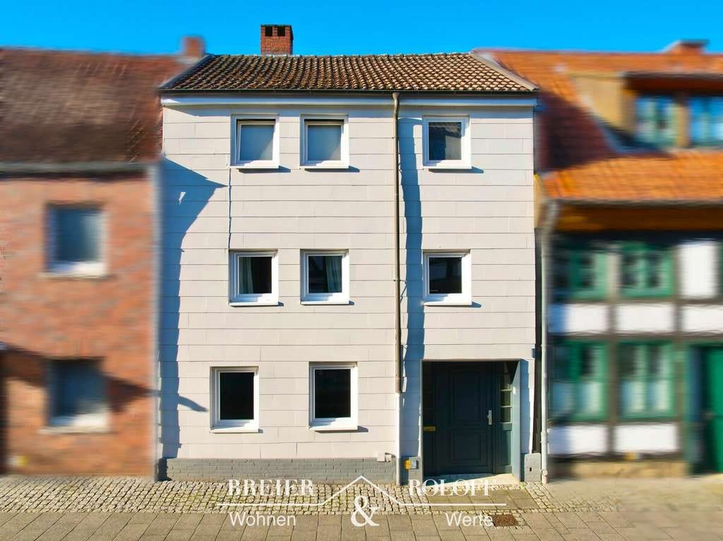 Immobilie in Bückeburg - Dreiparteienhaus in Innenstadtlage von Bückeburg - Bild 0