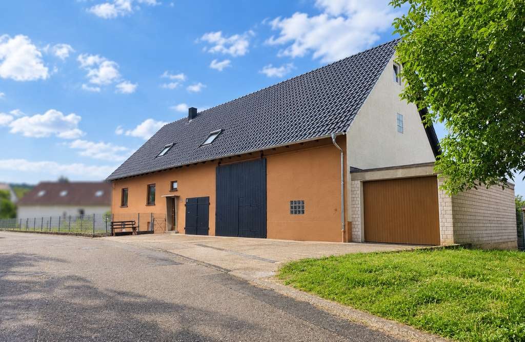 Immobilie in Hessigheim - Seltene Gelegenheit – 146 m² Wohnfläche, 835 m² Grundstück, 165 m² Scheune & viel Ausbaupotenzial - Bild 3