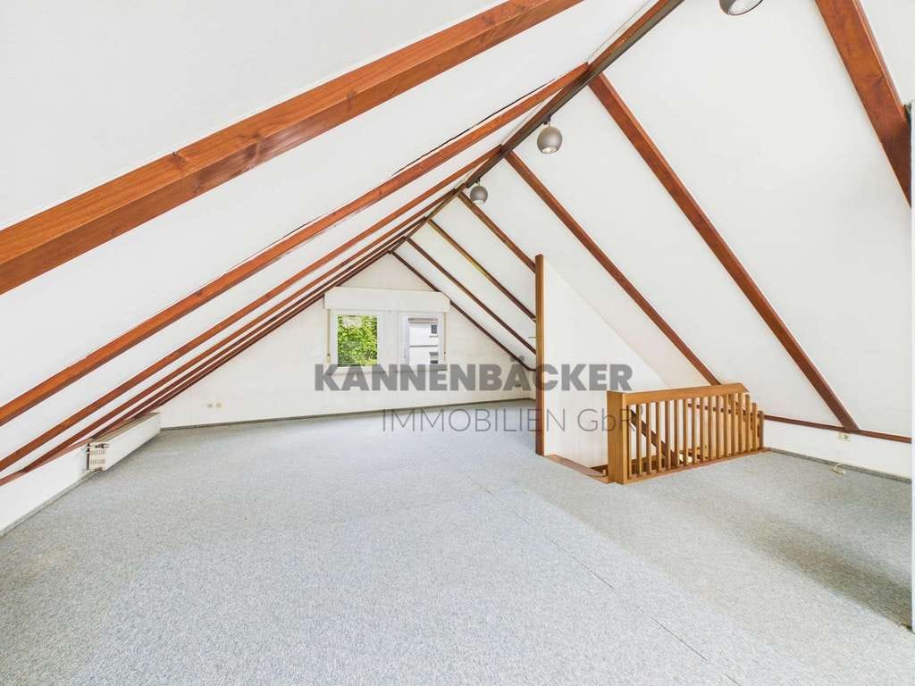 Immobilie in Hilgert - Charmantes Einfamilienhaus mit Einliegerwohnung, Garten & Garage in ruhiger Lage von Hilgert - Bild 2