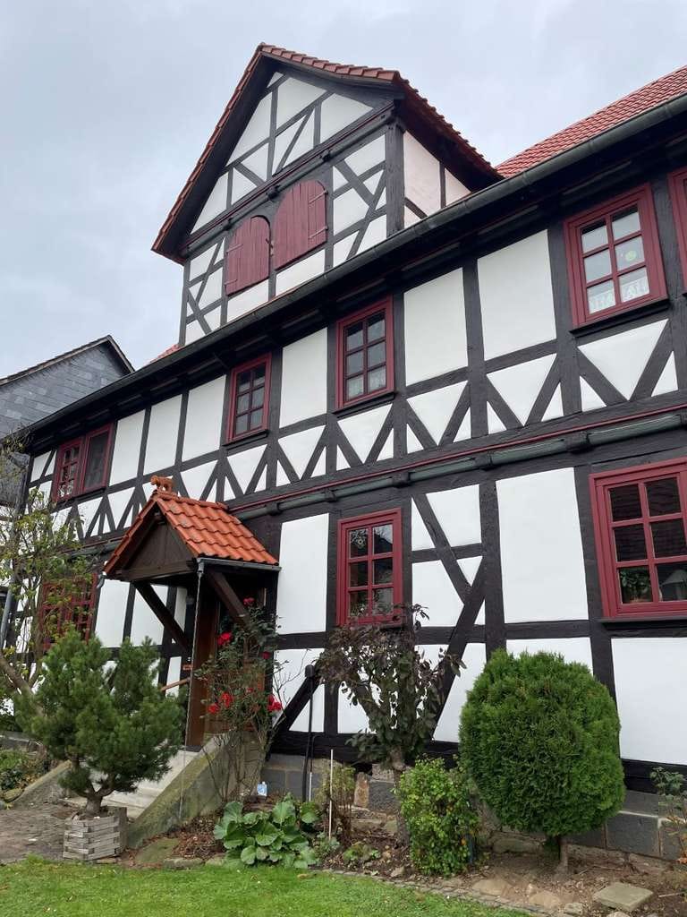 Immobilie in Staufenberg - Staufenberg, OT, Schönes Zweifamilien-Fachwerkhaus mit riesigem Grundstück - Bild 2