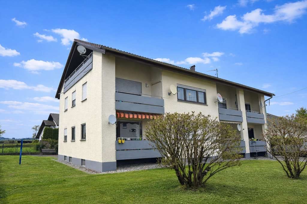 Immobilie in Langenargen - Charmante 2 Zimmer Wohnung im schönen Langenargen-Kapitalanlage mit Potential! - Bild 0