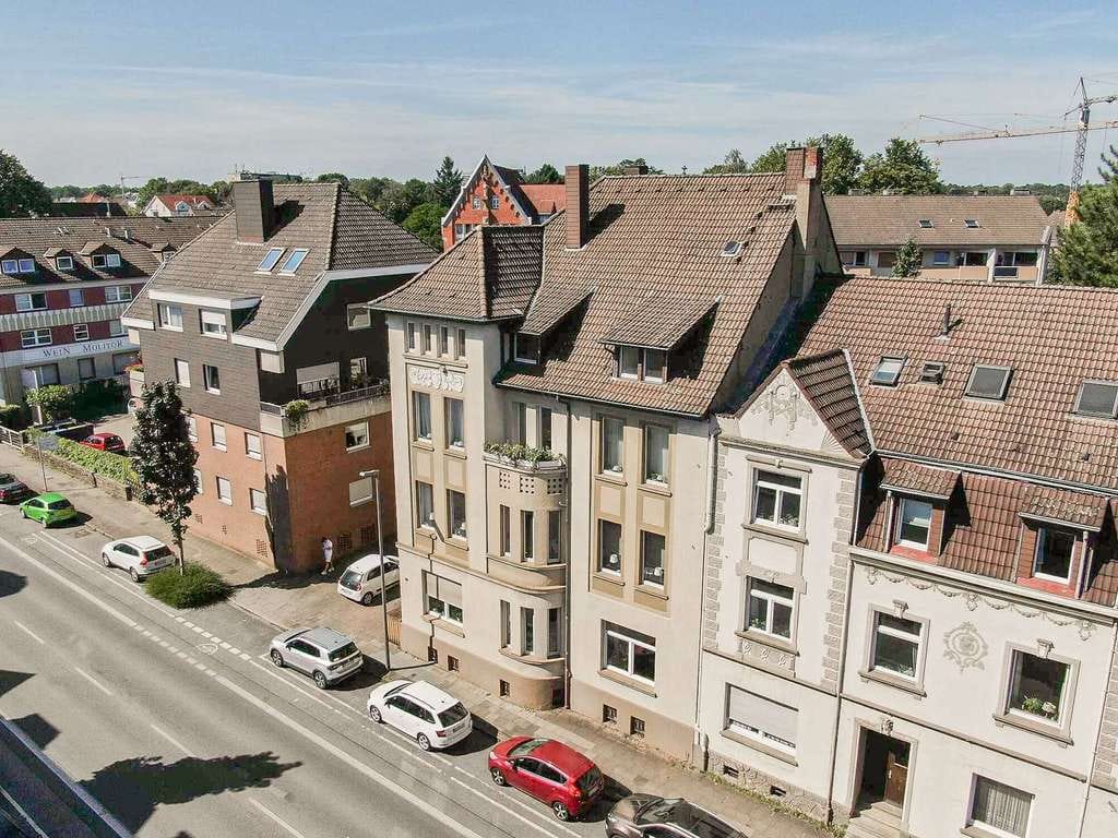 Immobilie in Recklinghausen - Zwei renovierungsbedürftige Dachgeschosswohnungen im Doppelpack mit Potenzial - Bild 0