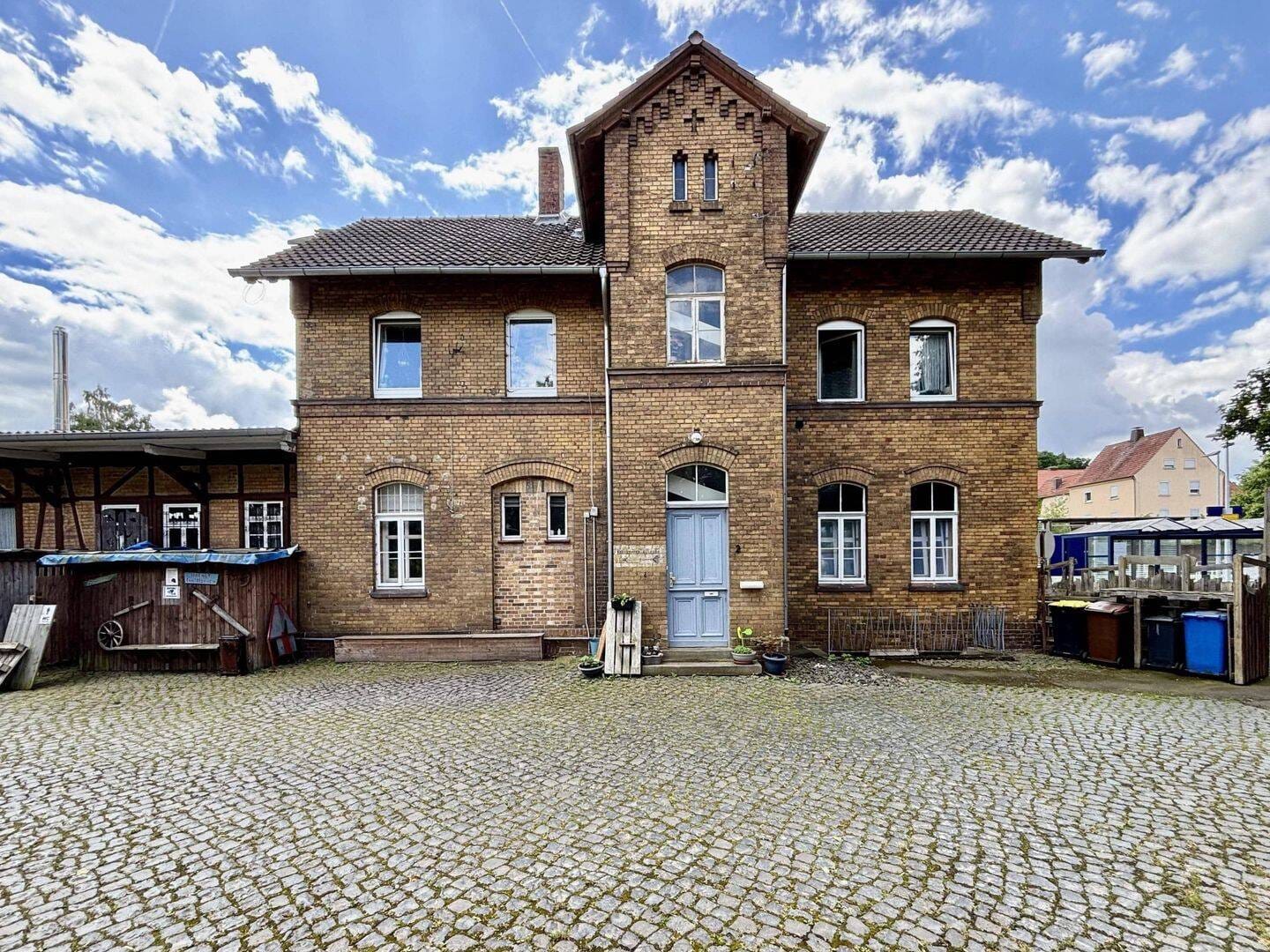 Immobilie in Bad Wildungen - Historisches Bahnhofsensemble mit außergewöhnlichem Charakter - offenes digitales Angebotsverfahren! - Bild 1