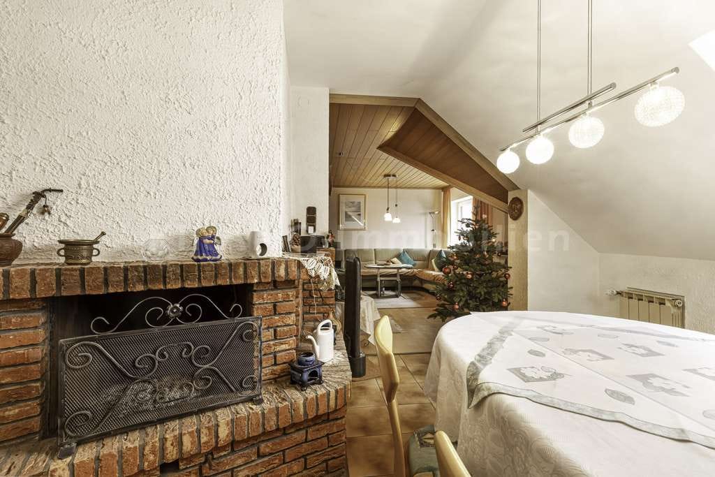 Immobilie in Glauburg - Energieeffizient saniertes Zweifamilienhaus mit Büro und gepflegtem Garten in Glauburg - Bild 3