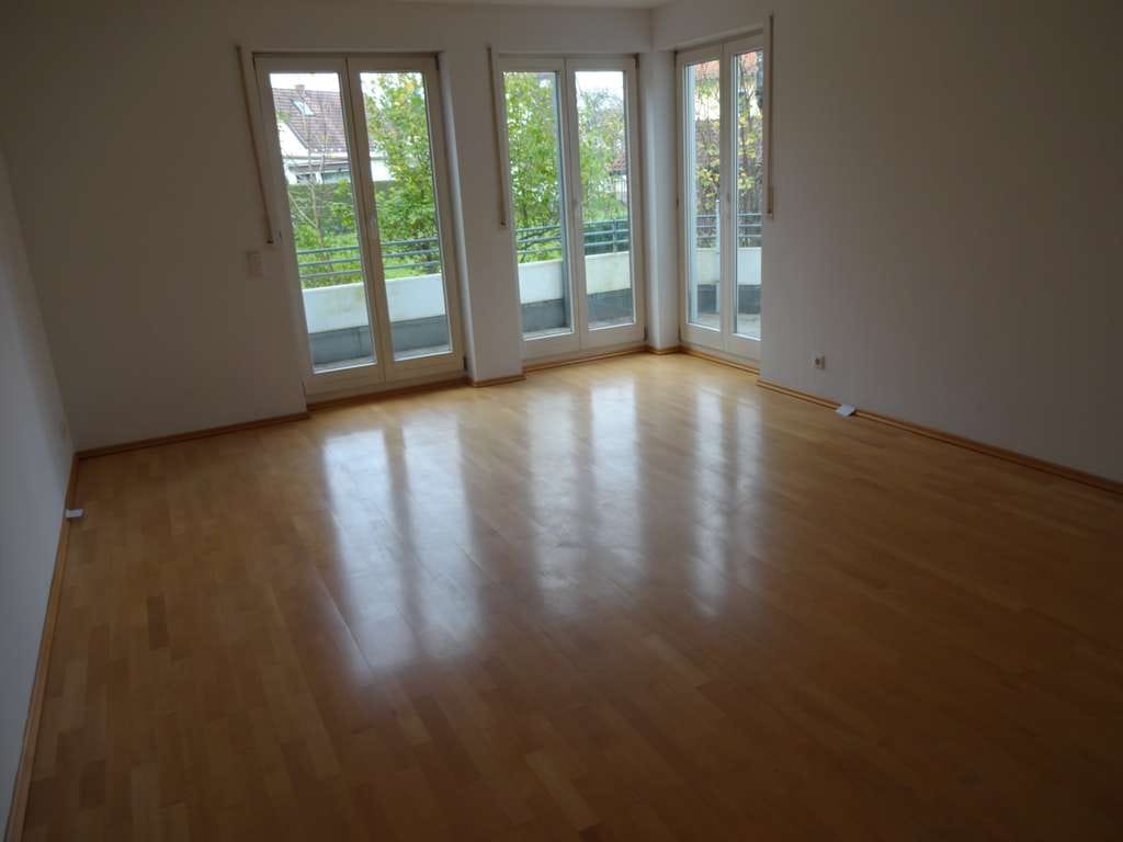 Immobilie in Unterföhring - VON PRIVAT! Attraktive, geräumige 2-Zimmer Whg. in ruhiger, parkähnlicher Umgebung - Bild 0