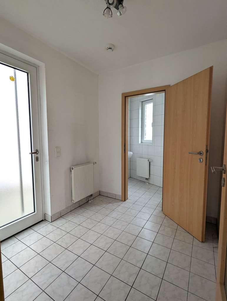 Immobilie in Hirschberg an der Bergstraße - Eigenheim gesucht? Reihenendhaus mit kleiner Terrasse und Stellplatz! - Bild 1